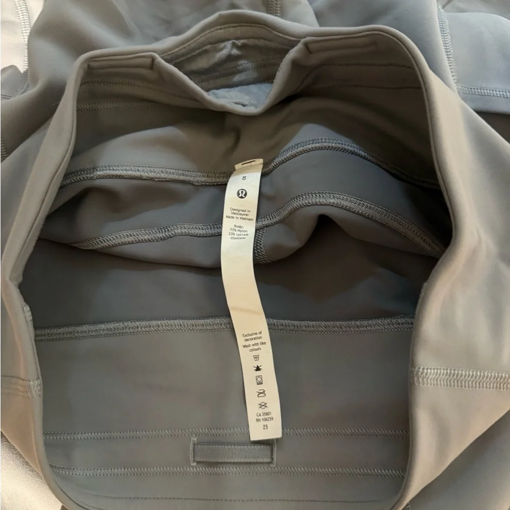 Lululemon Athletica Leggings 23” Gray Size 8 | Side Pockets